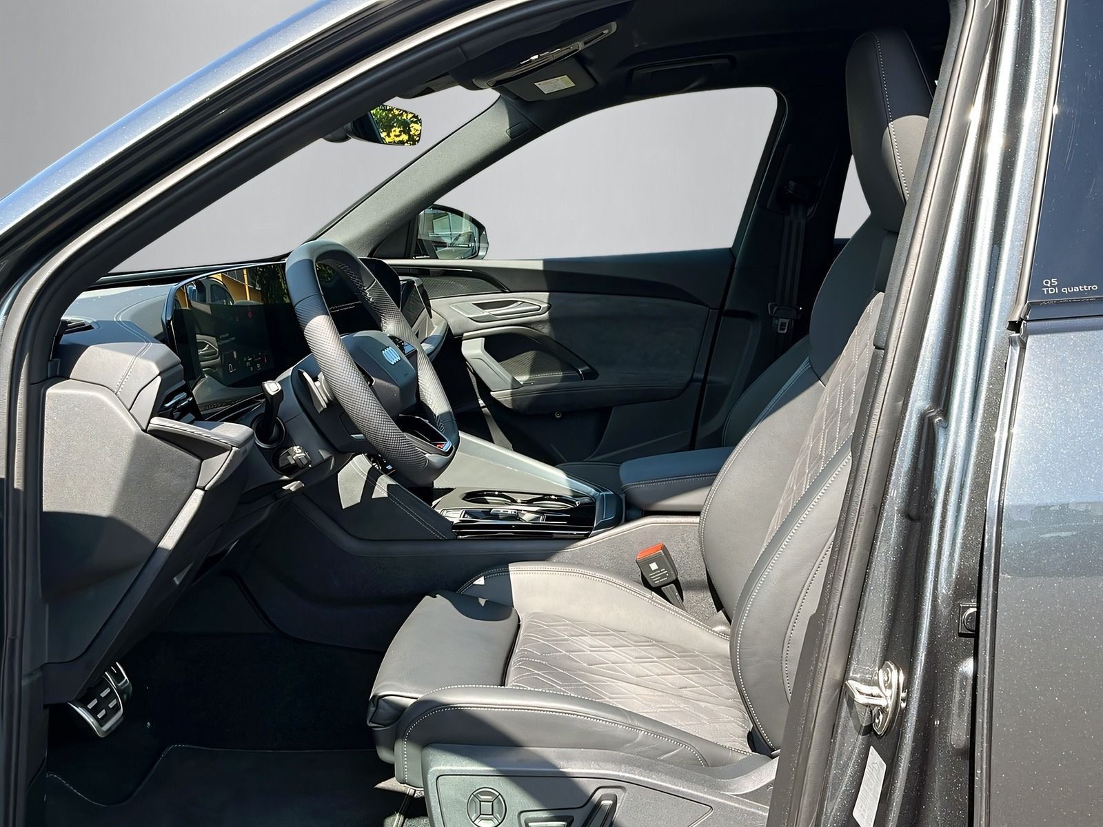 Audi Q5 SUV TDI +S-LINE+AHK+KAMERA+ACC+MATRIX+