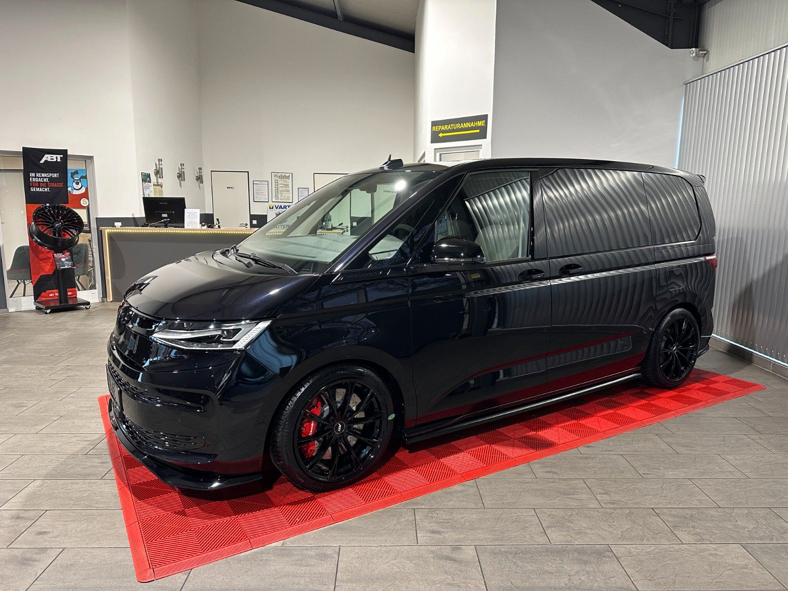 Volkswagen T7 Multivan ABT Edition - Samsaru's Car Outlet
