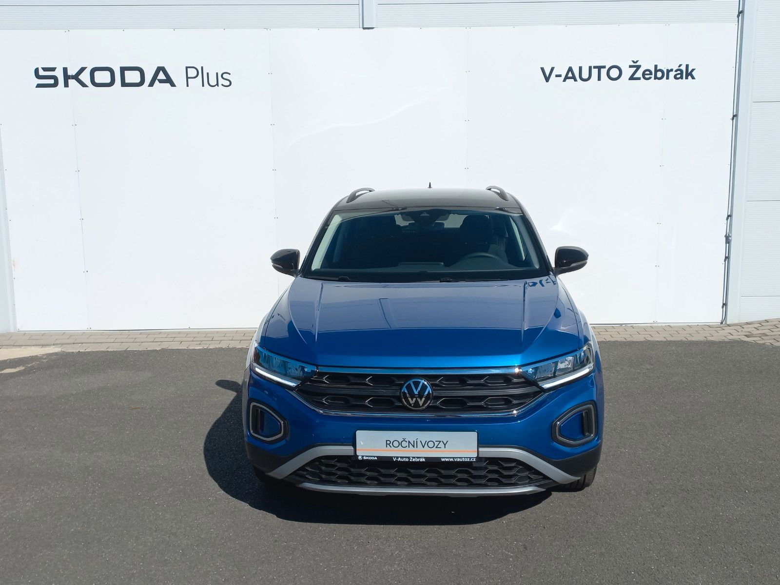 Volkswagen T-Roc Life - Samsaru's Car Outlet