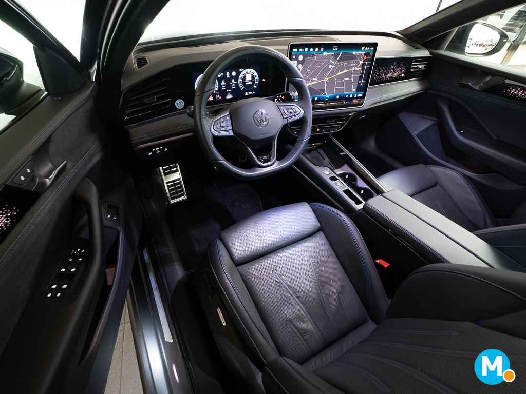 Volkswagen Passat TSI eHybrid DSG R-Line AHK Kamera Pano