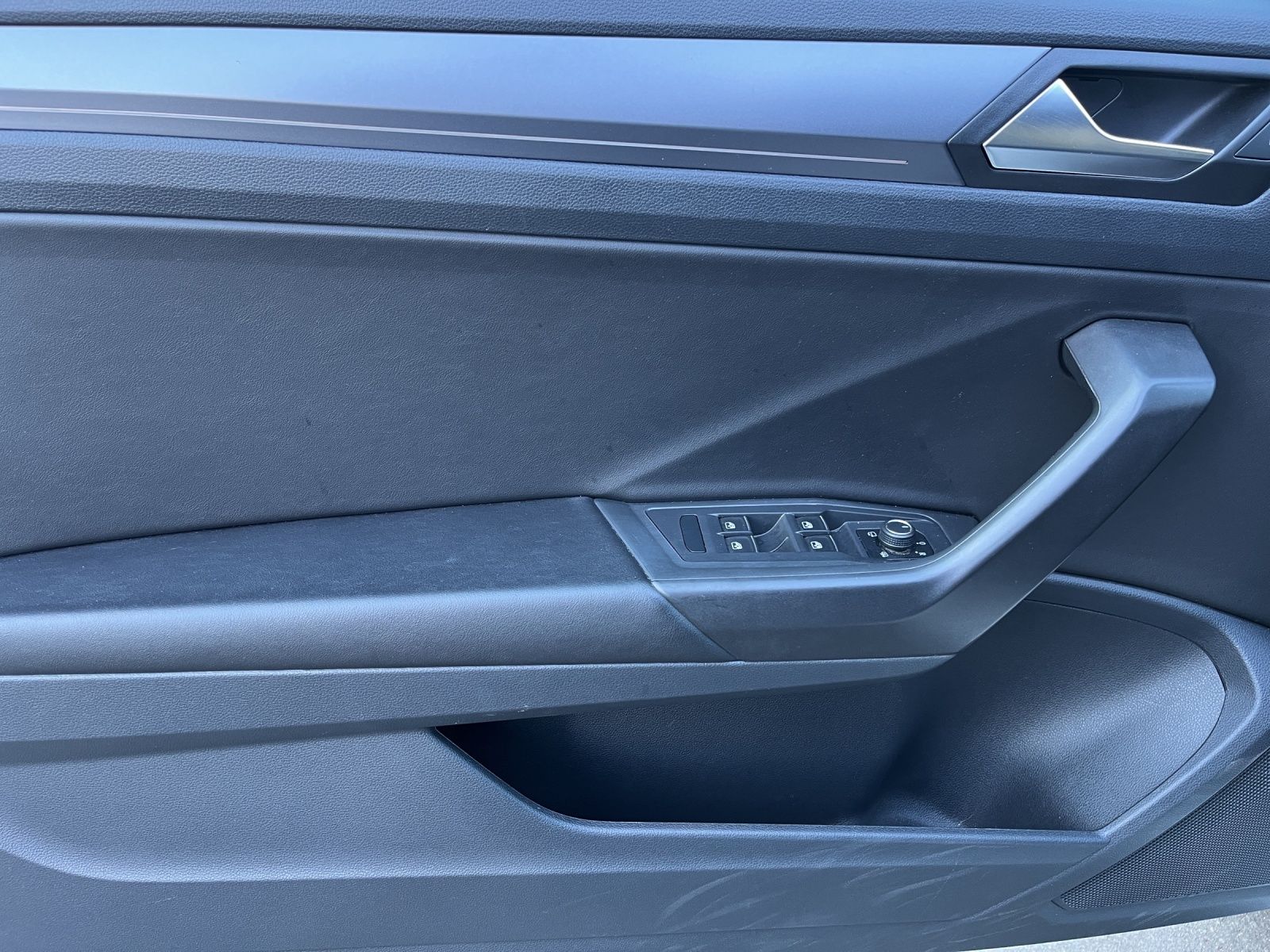Volkswagen T-Roc 1.5 TSI DSG R-Line Black - Samsaru's Car Outlet
