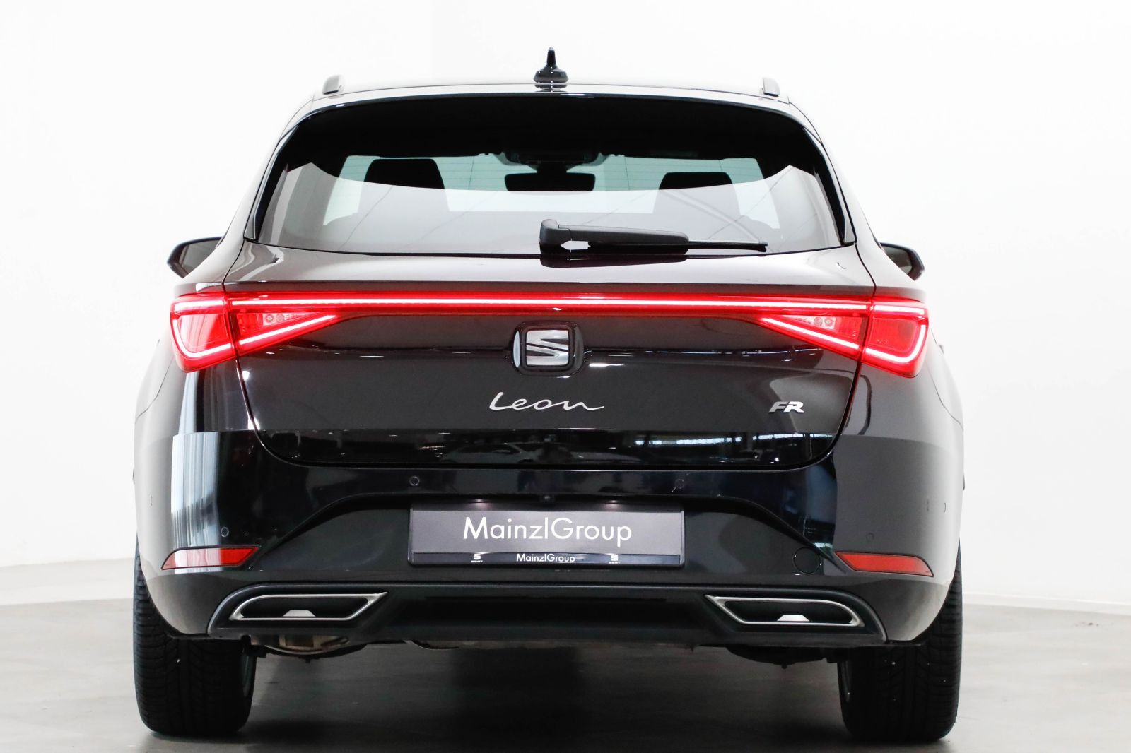 Seat Leon ST 2.0 TDI DSG FR AHK Navi Kamera ACC LED