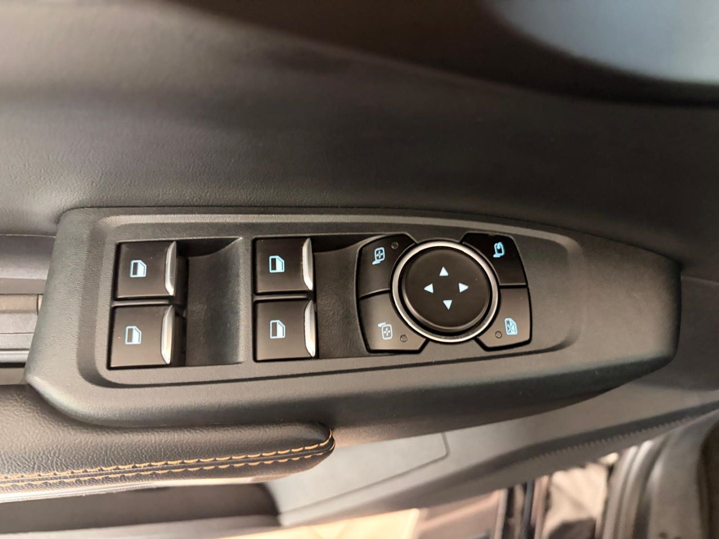 Ford Ranger Wildtrak DoKa e-4WD+AHK+PDC+DAB+NAV+BLIS+
