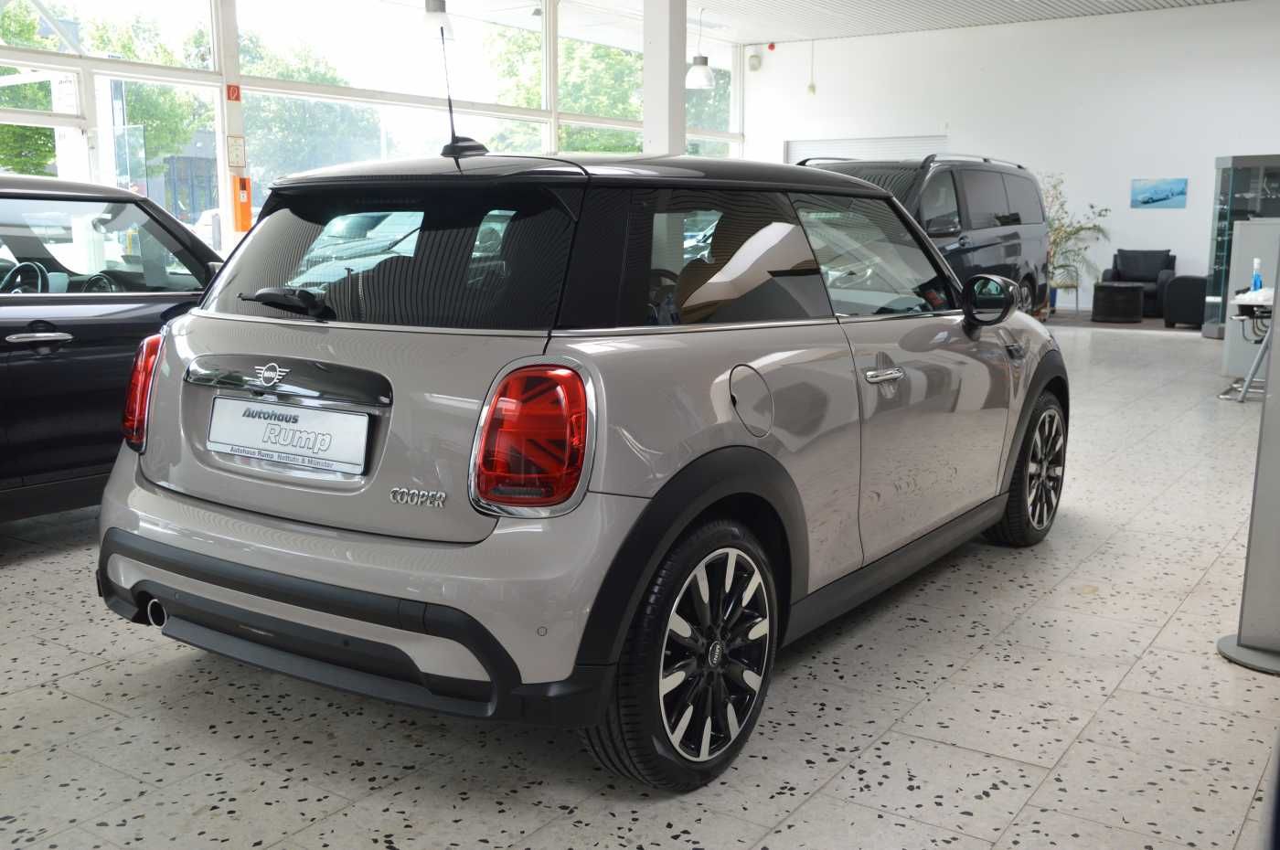 MINI 3-TÜRER Cooper Classic - Samsaru's Car Outlet