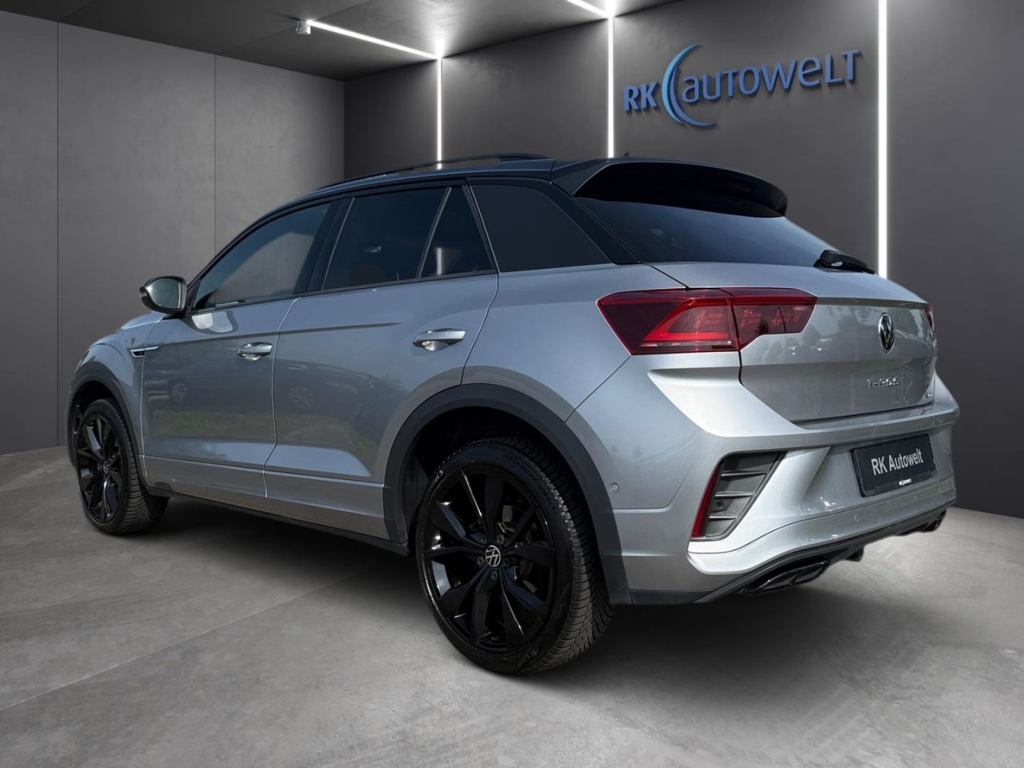 Volkswagen T-Roc R-Line 4motion 2.0 TSI - Samsaru's Car Outlet