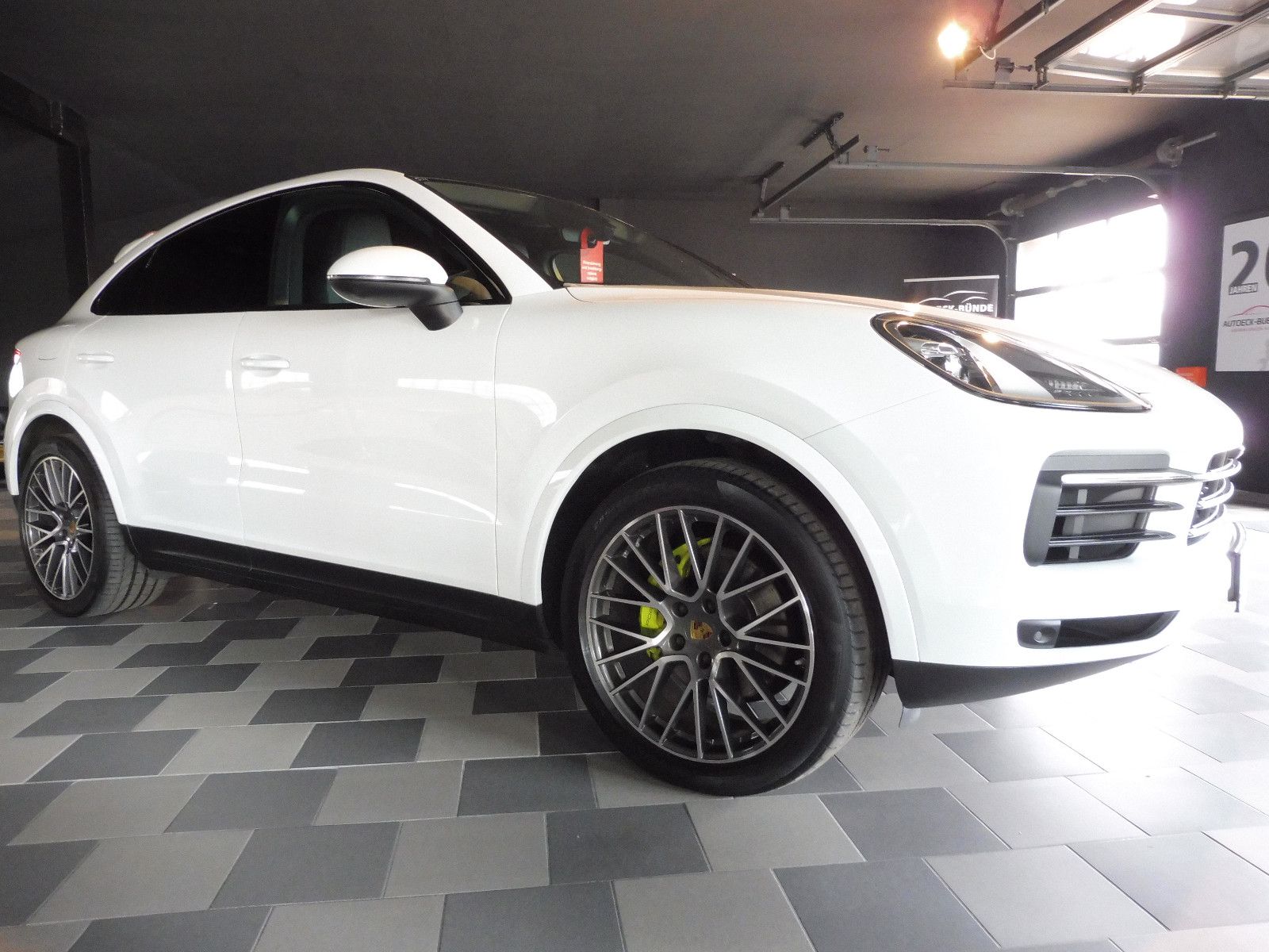 Porsche Cayenne Coupe E-Hybrid Approved/360°/Spur/Pano