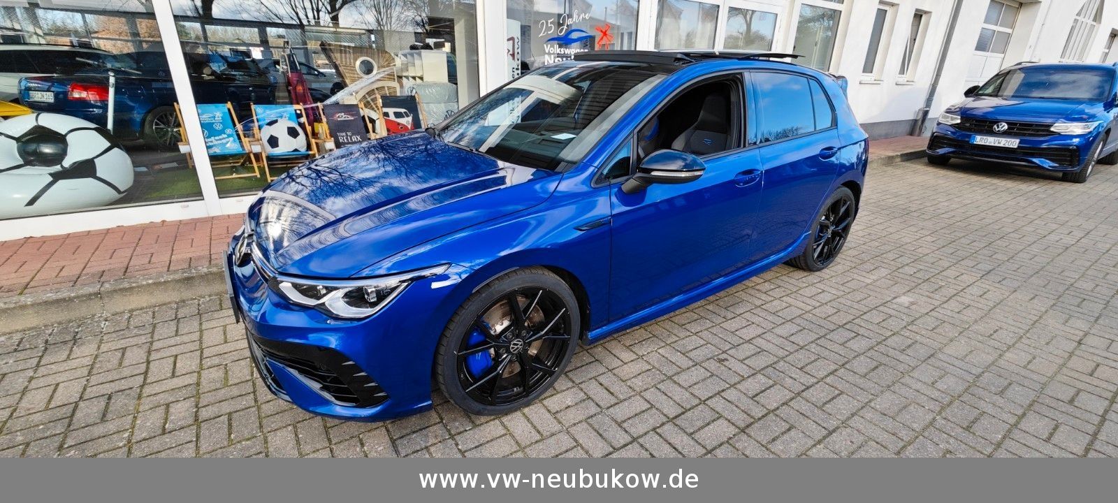 Volkswagen Golf VIII R 20 Years 4Motion DSG - Samsaru's Car Outlet