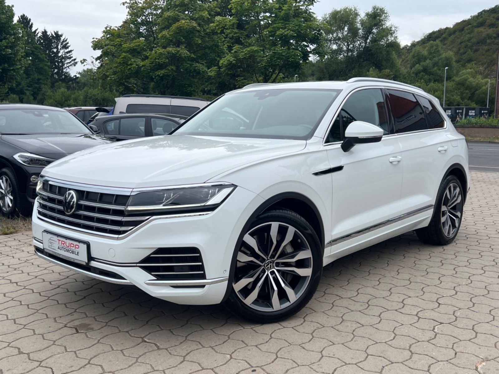 Volkswagen Touareg 4M eHybrid - Samsaru's Car Outlet