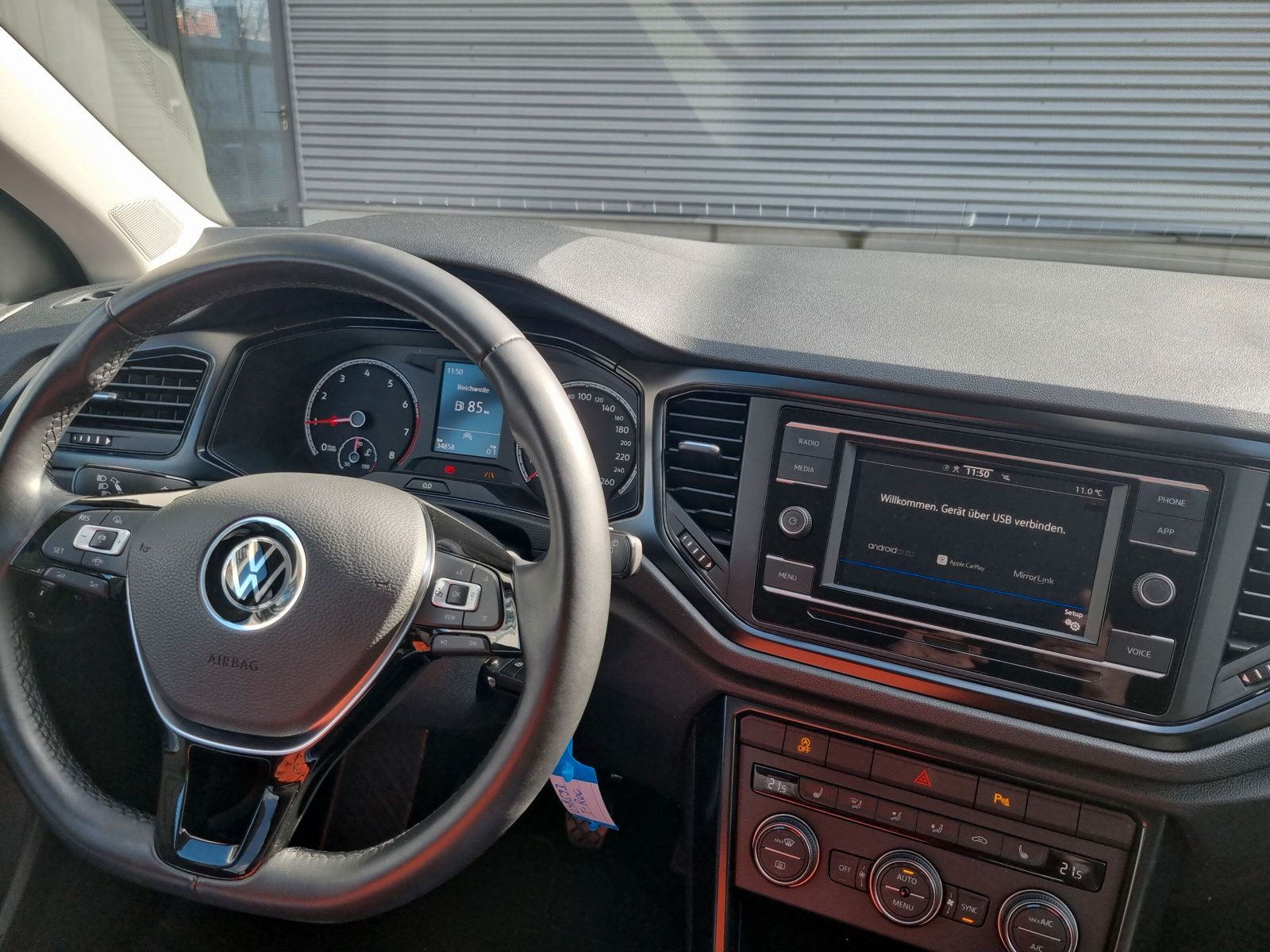 Volkswagen T-Roc 1.0 TSI - Samsaru's Car Outlet