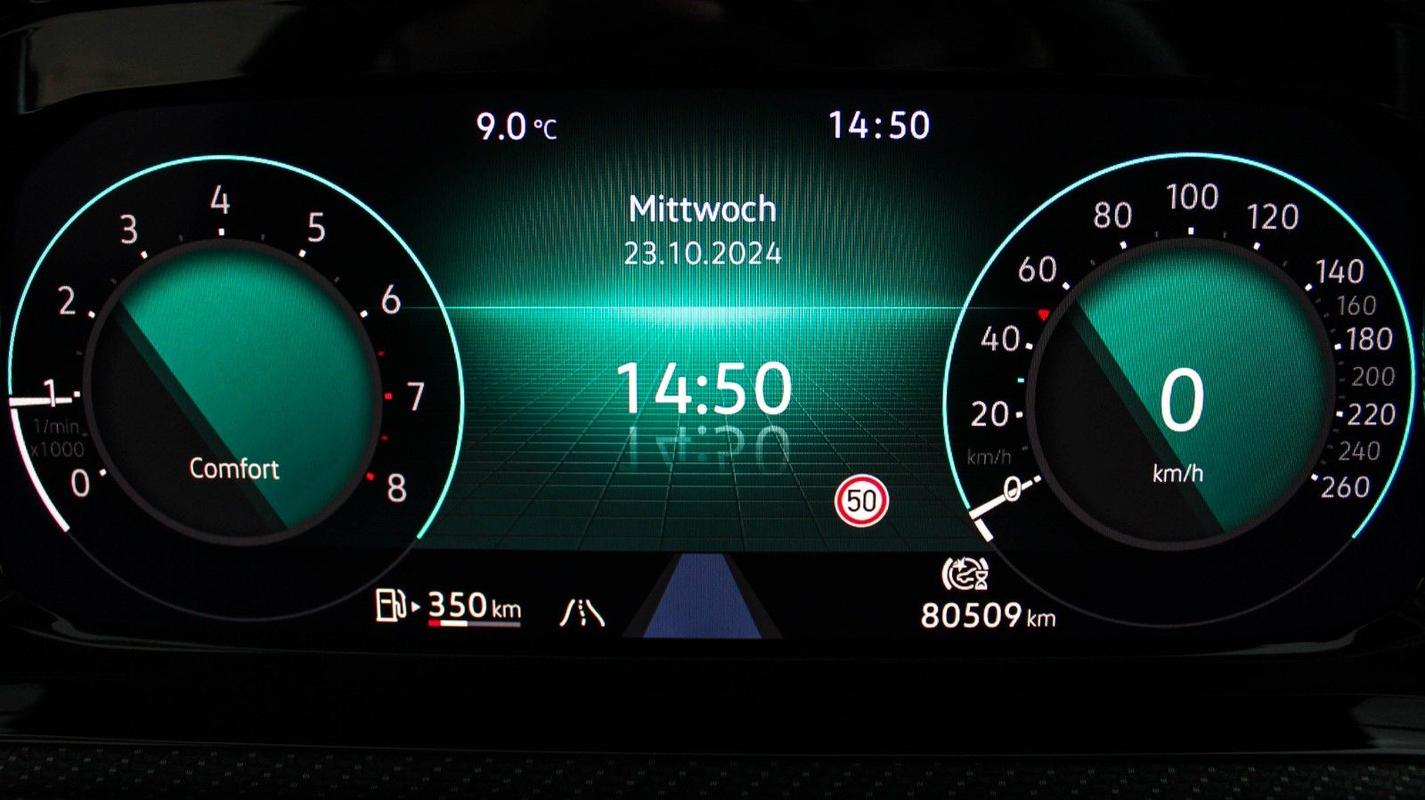 Volkswagen Golf VIII R-Line - Samsaru's Car Outlet
