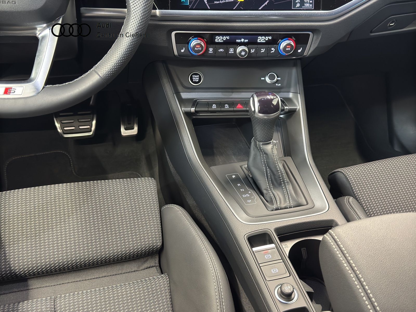 Audi Q3 40 TFSI quattro S line Black - Samsaru's Car Outlet