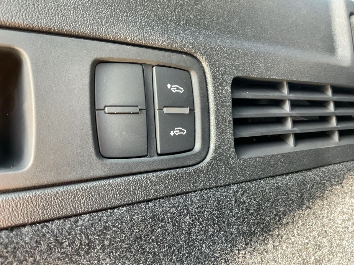 Audi Q5 40 TDI quattro S tronic - Samsaru's Car Outlet