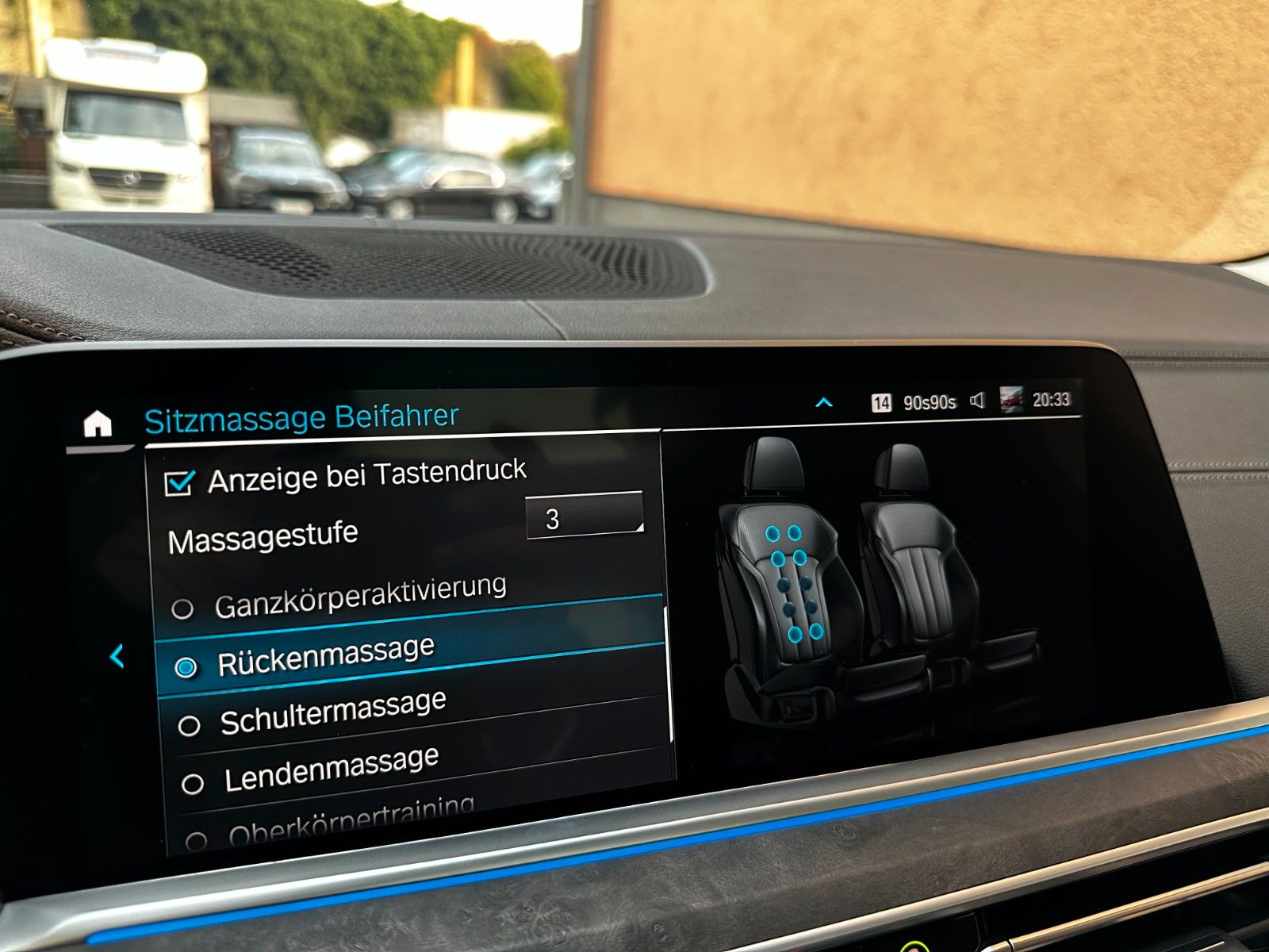 BMW X5 xDr45e PANO*Laser*Sitzkl*Massage*AHK*DA-Prof