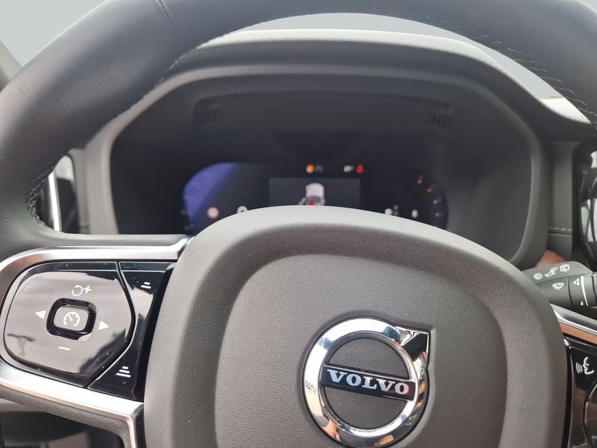 Volvo XC60 B4 D AWD Ultimate Dark Standheiz Nappa Led.