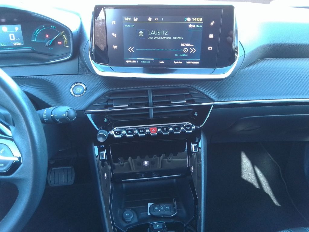 Peugeot 2008 Elektro Allure - Samsaru's Car Outlet
