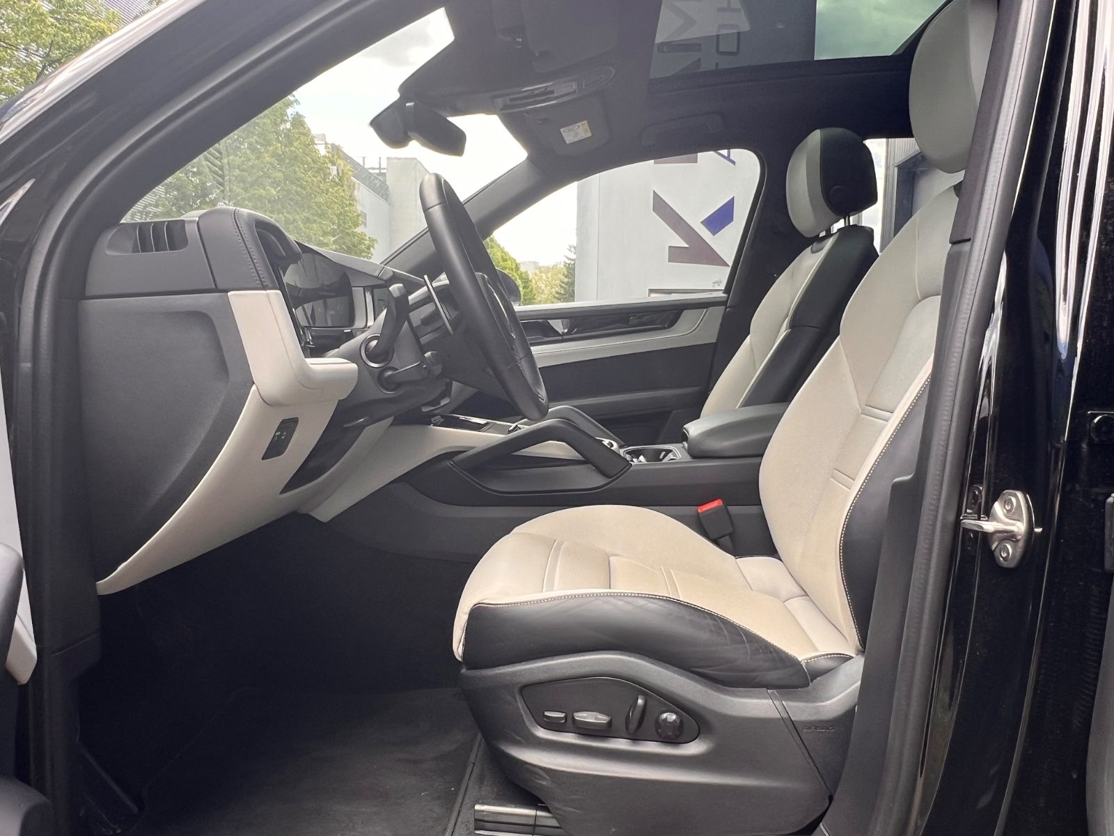 Porsche Cayenne E-Hyb. #MASSAGE! HINTERACHS! INNO! AHK!