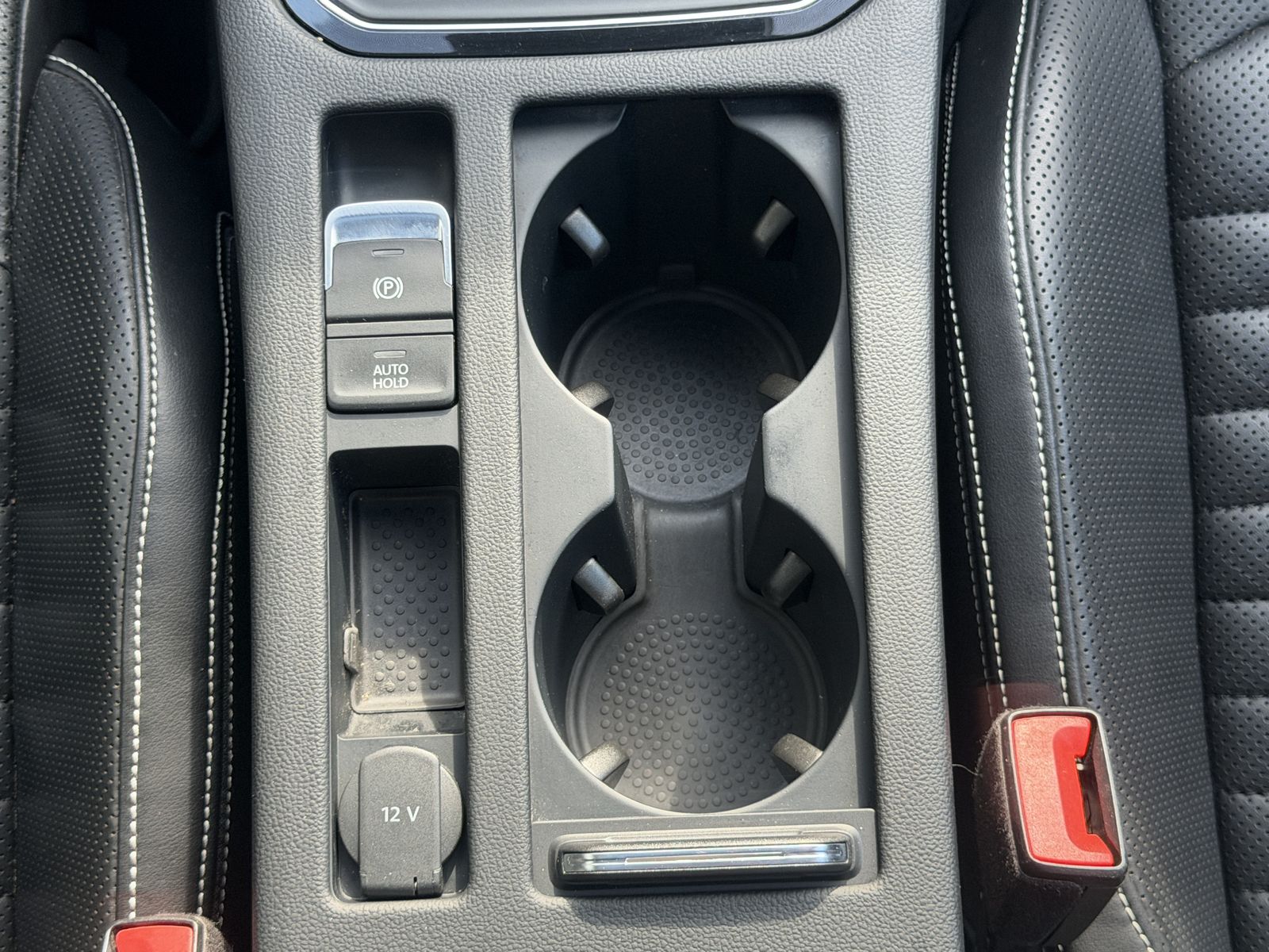 Volkswagen Passat R-Line LED Virtual Pano Massage H&K AHK