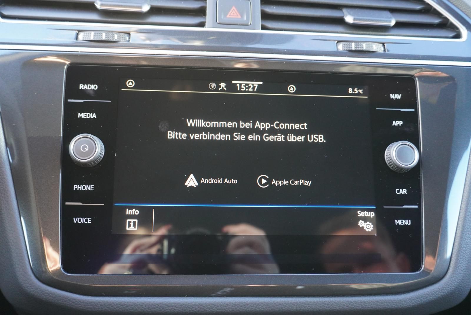 Volkswagen Tiguan 1.5 TSI DSG R-LINE - Samsaru's Car Outlet