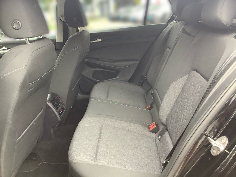 Volkswagen Golf VIII 1.5 TSI Move - Samsaru's Car Outlet