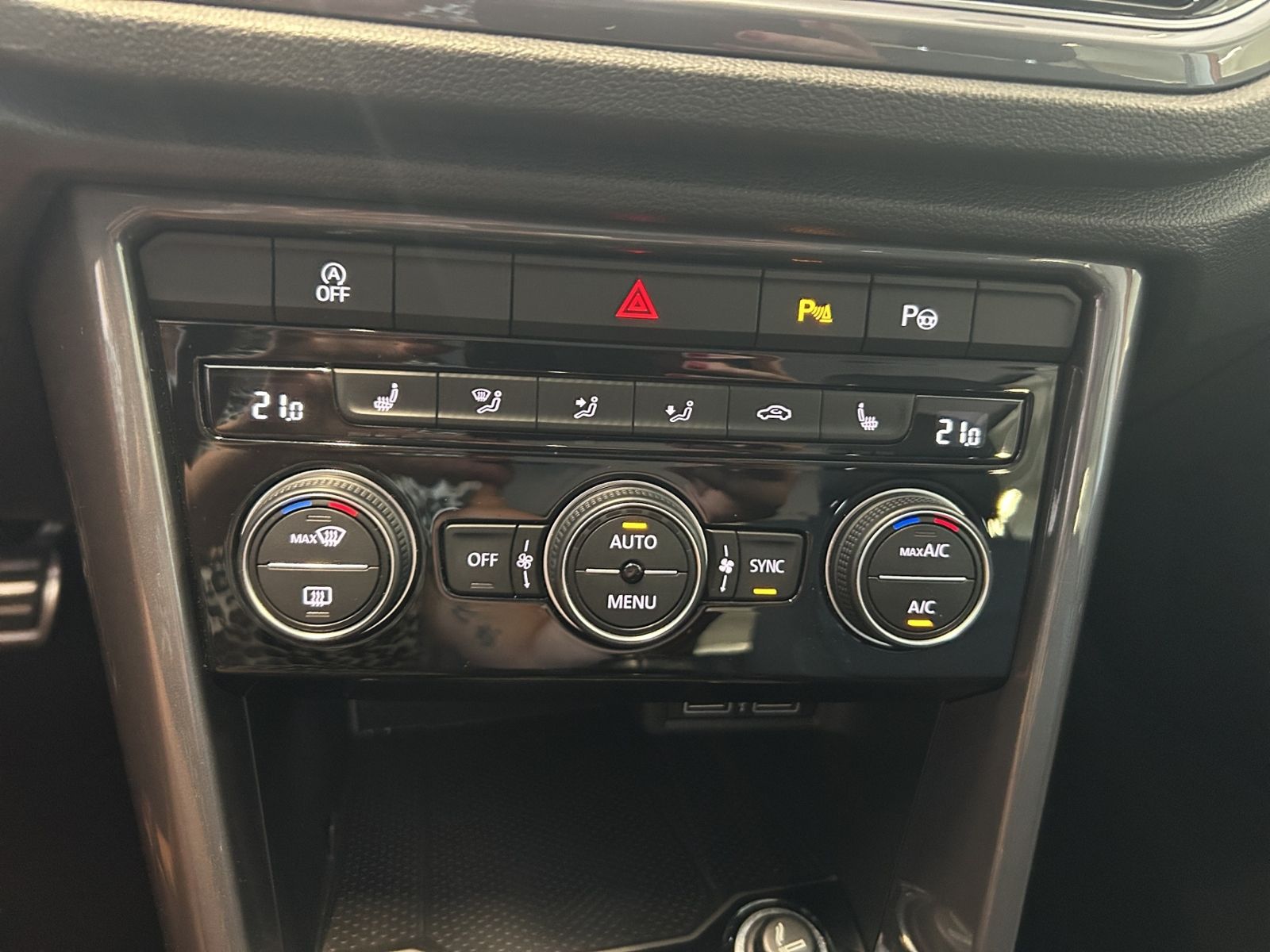 Volkswagen T-Roc 1.5 TSI OPF IQ.DRIVE - Samsaru's Car Outlet
