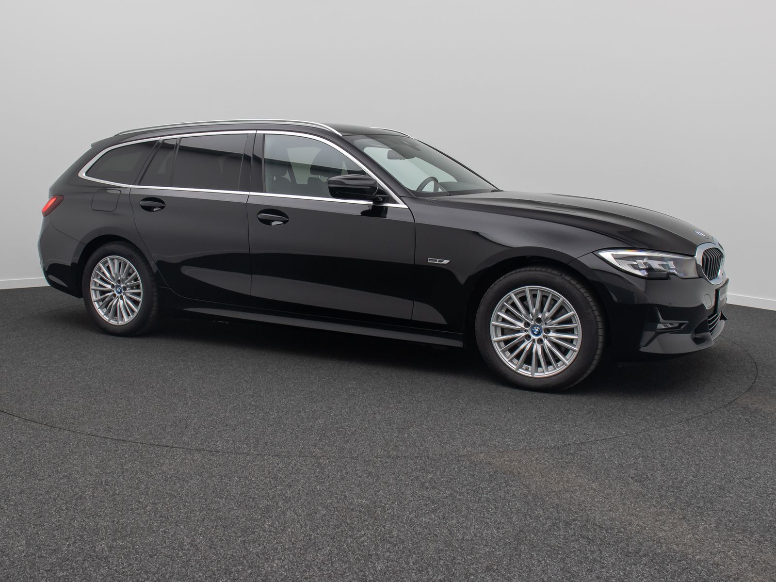 BMW 320e Sport Line - Samsaru's Car Outlet