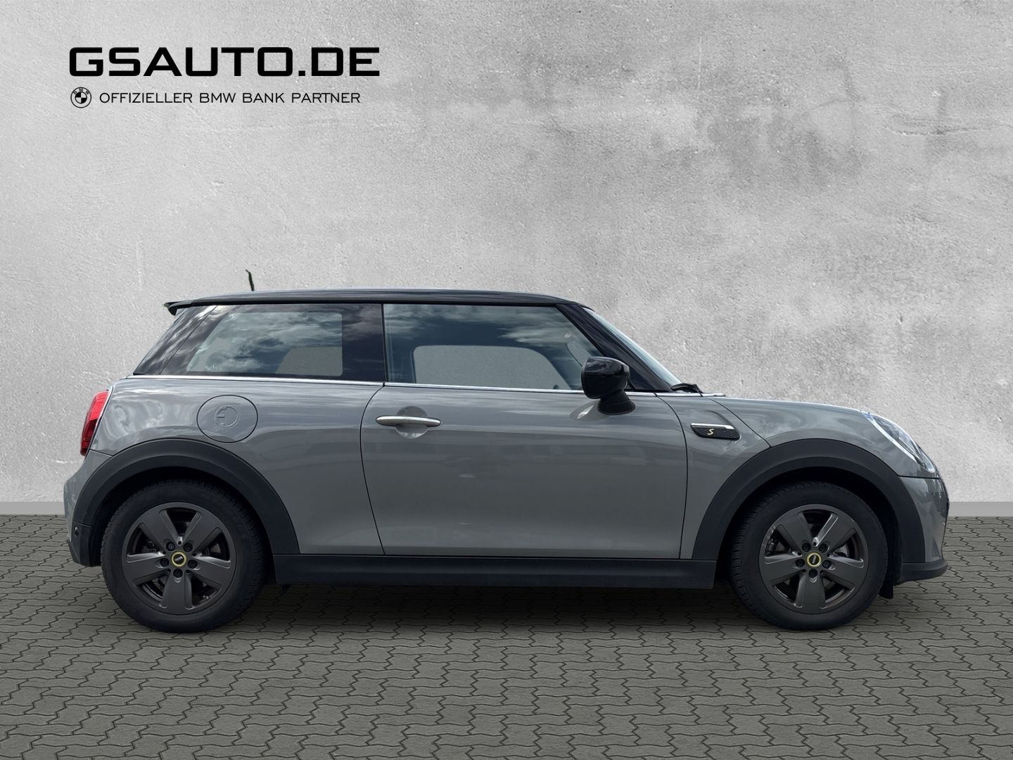 MINI Cooper SE Essential Trim - Samsaru's Car Outlet