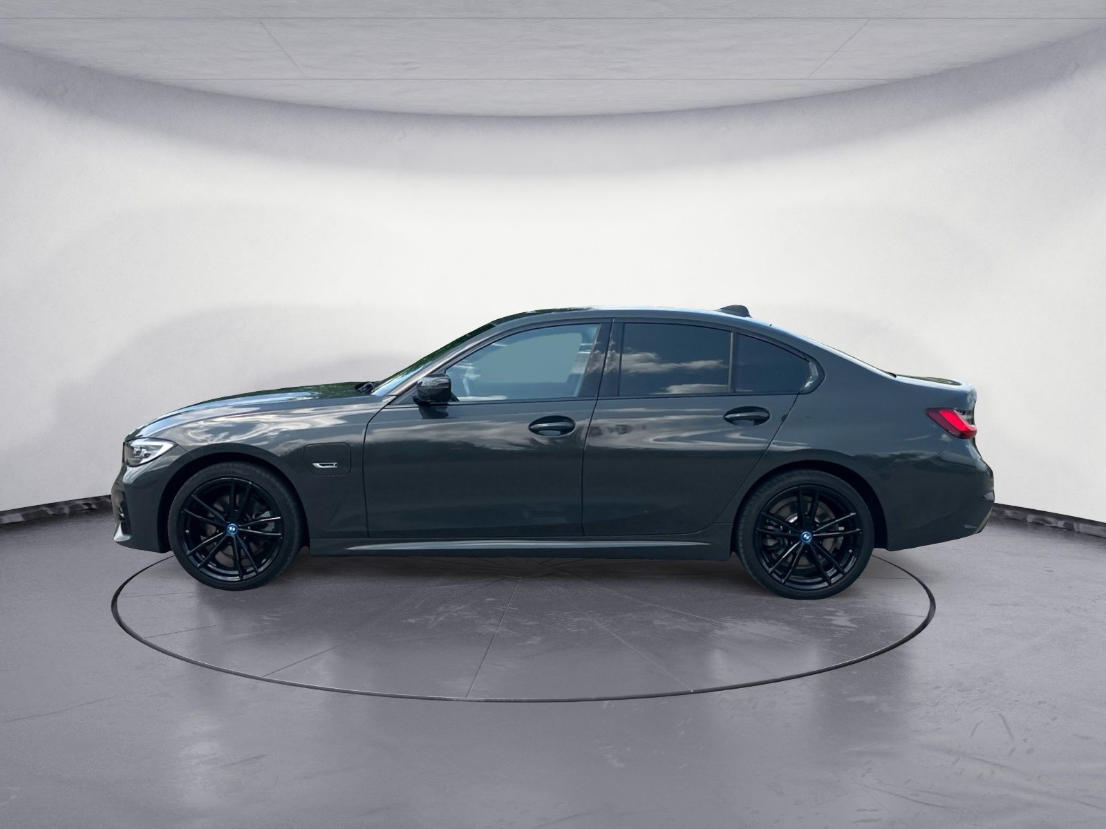 BMW 320e M Sport Automatik - Samsaru's Car Outlet