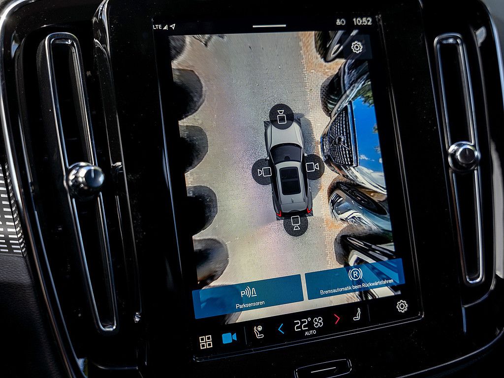 Volvo XC40 B3 Ultra Black Edition AHK PANO 360°