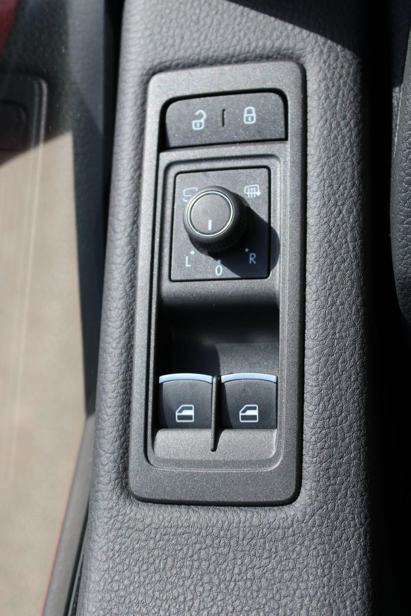 Volkswagen T6 Multivan 2.0 TDI Join - Samsaru's Car Outlet