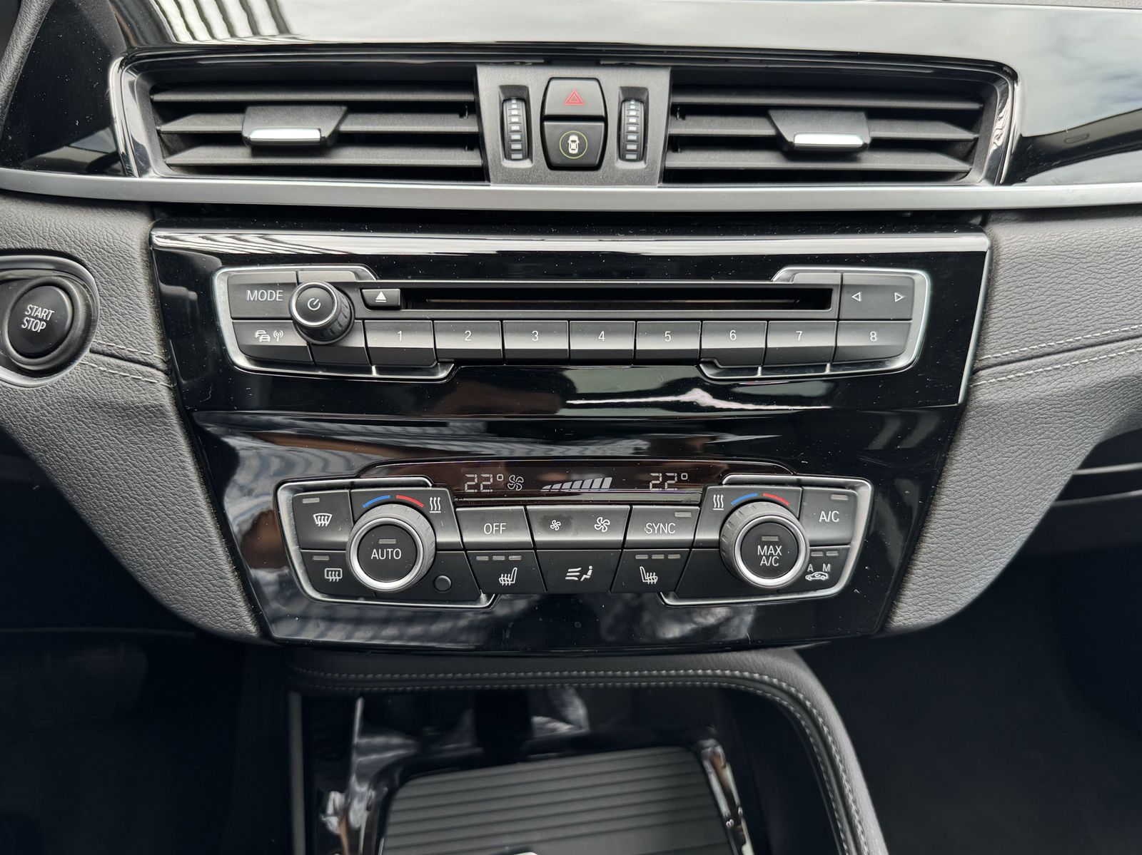 BMW X1 xDrive25e Sport Line - Samsaru's Car Outlet