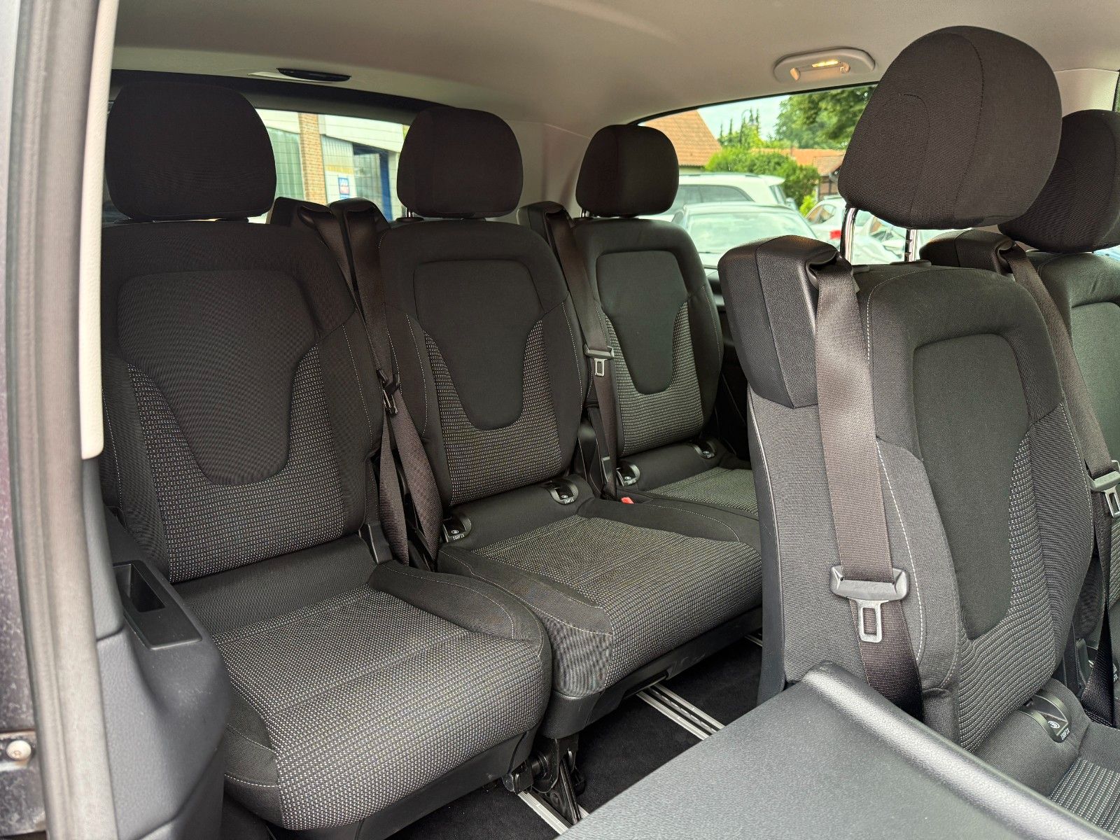 Mercedes-Benz V250 d - Samsaru's Car Outlet