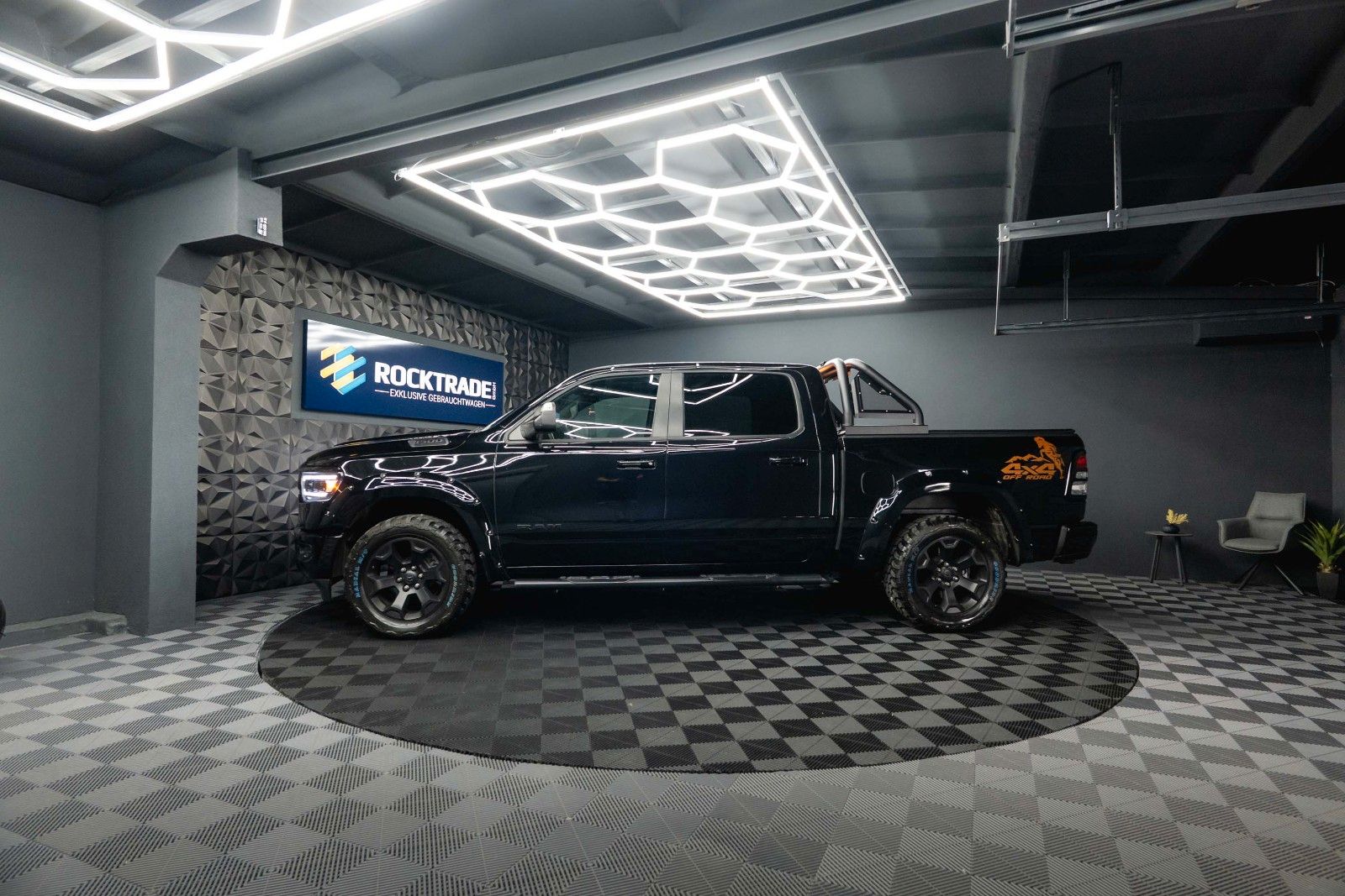 Dodge RAM 5.7 V8 HEMI 4x4 OFFROAD Night-Paket *LED*19%