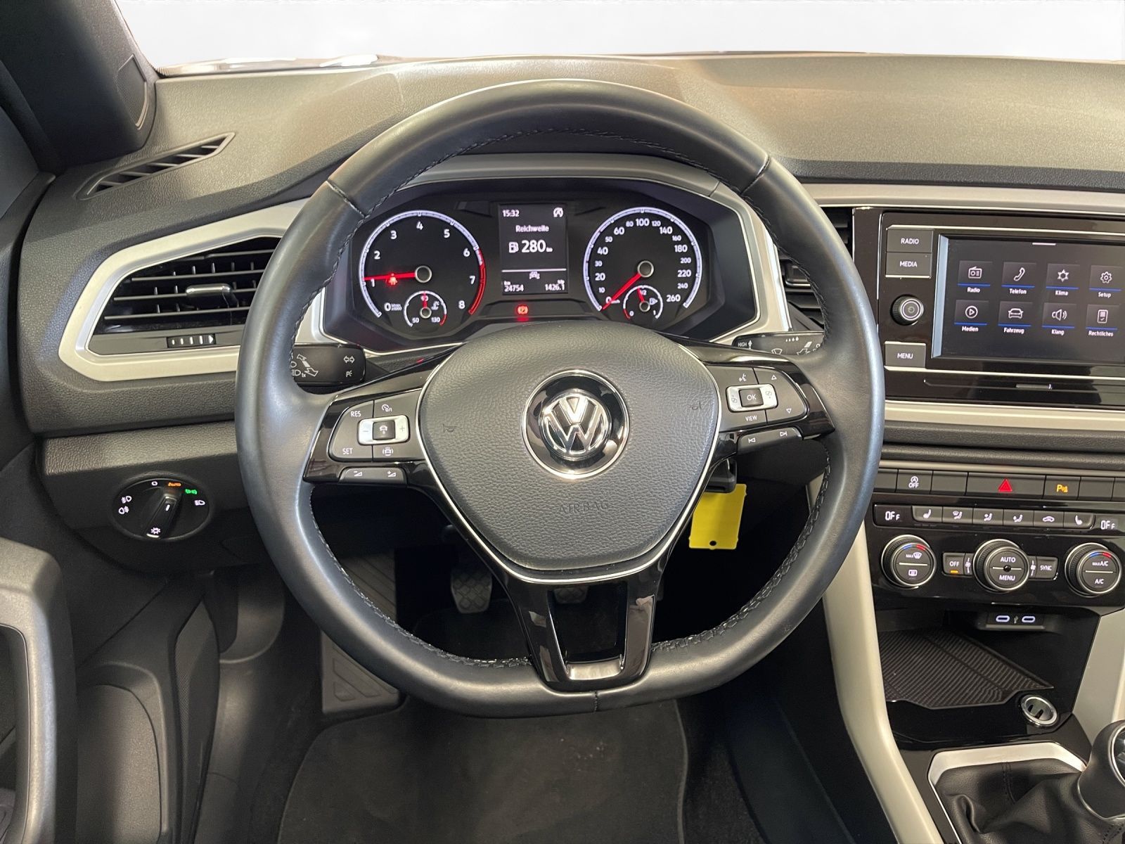 Volkswagen T-Roc Style - Samsaru's Car Outlet