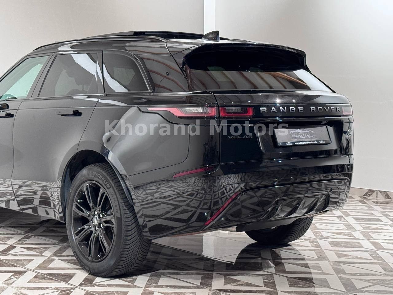 Range Rover Velar R-Dynamic SE - Samsaru's Car Outlet
