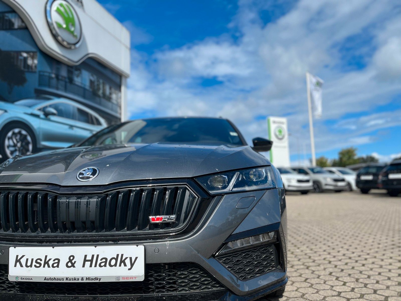 Skoda Octavia RS 2.0 TSI - Samsaru's Car Outlet