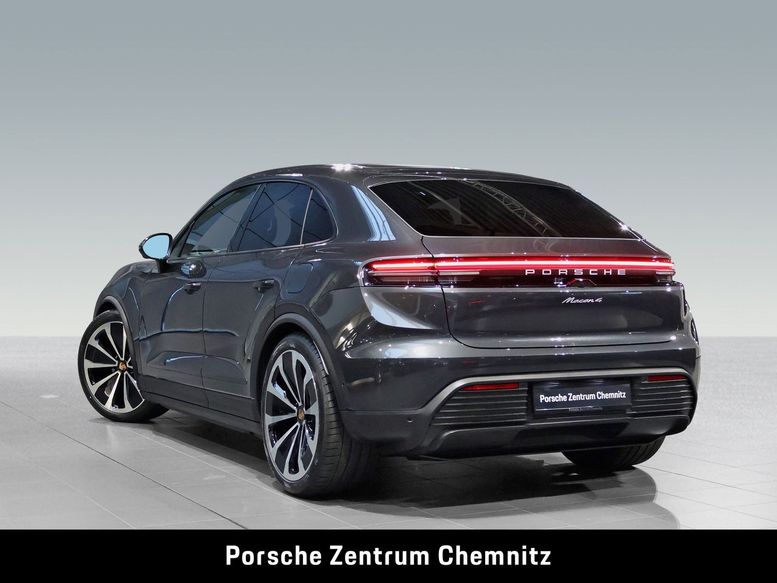 Porsche Macan 4 Electric Luft.;Matrix-LED;4xSitzheiz.;BO