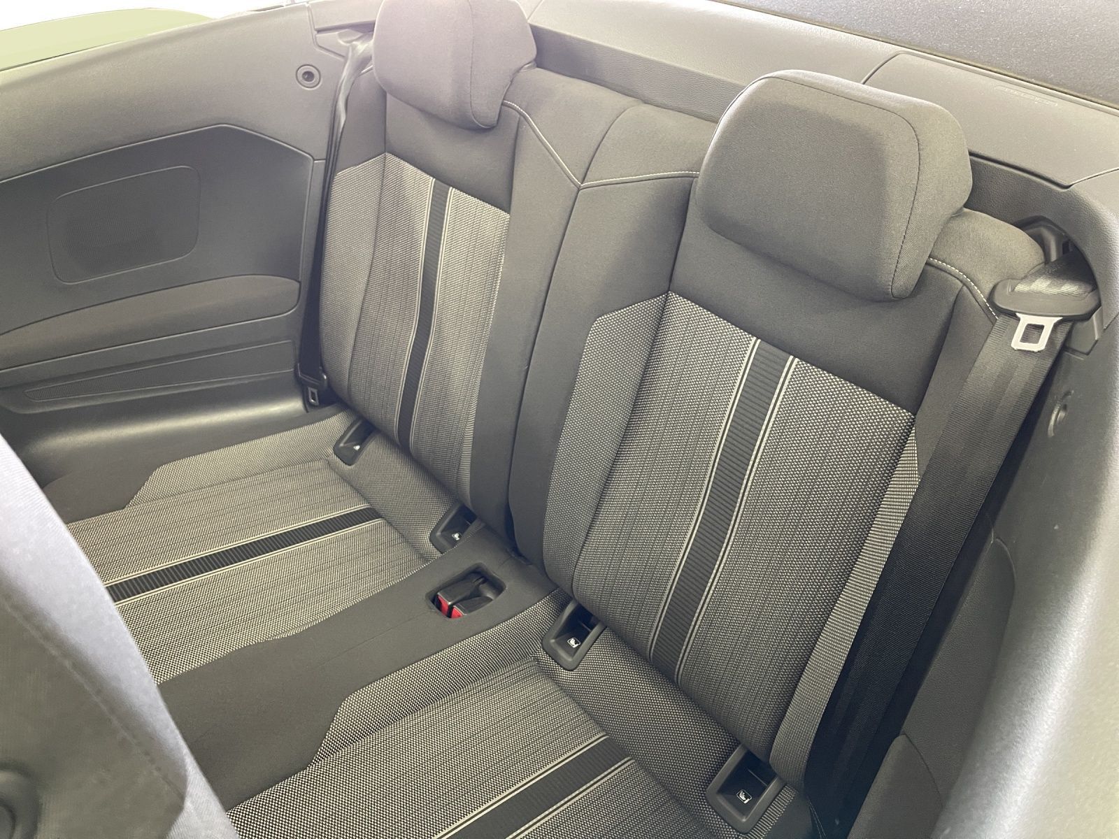 Volkswagen T-Roc Cabrio 1.0 TSI Style - Samsaru's Car Outlet