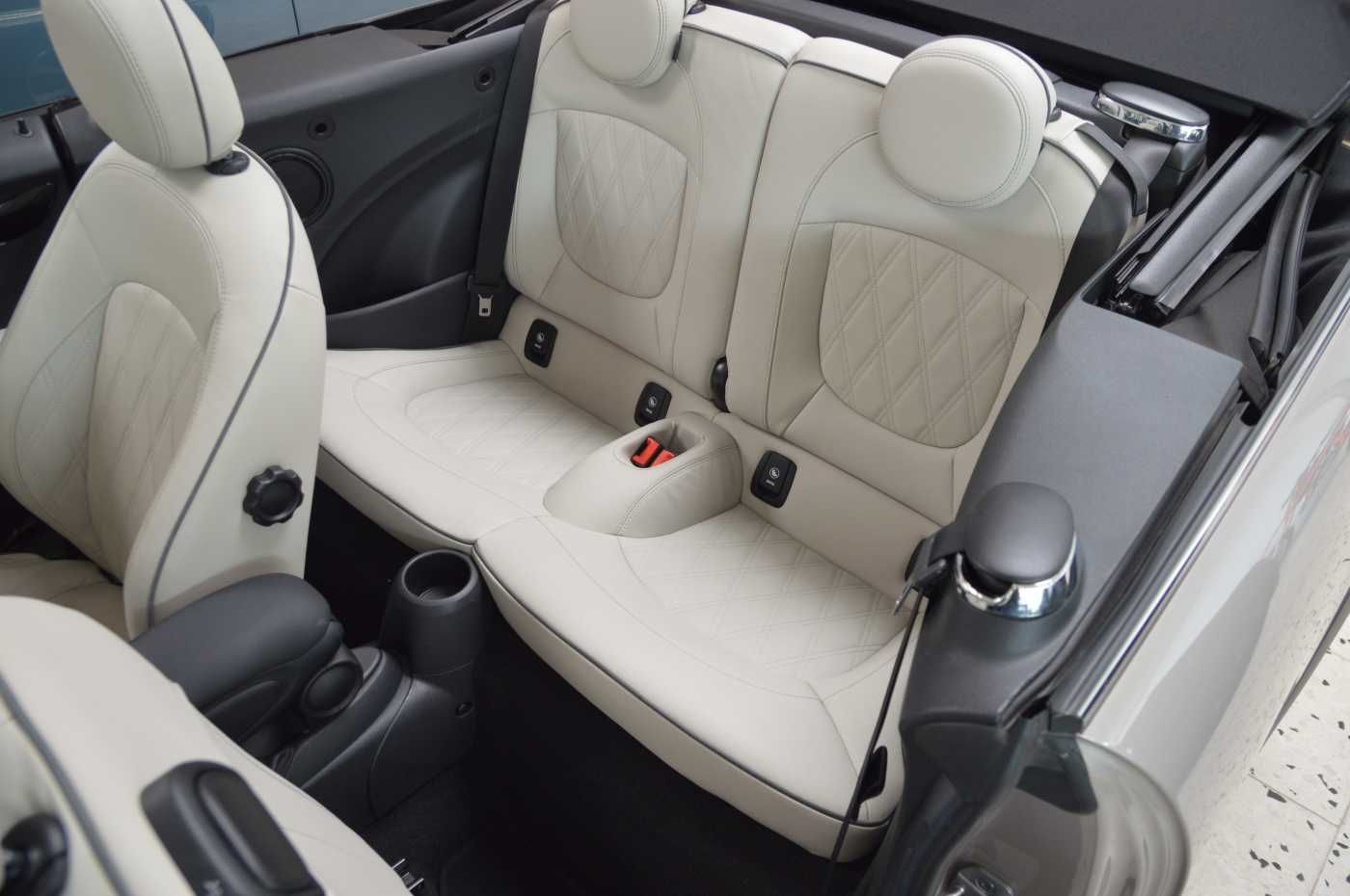 MINI CABRIO Cooper Classic - Samsaru's Car Outlet
