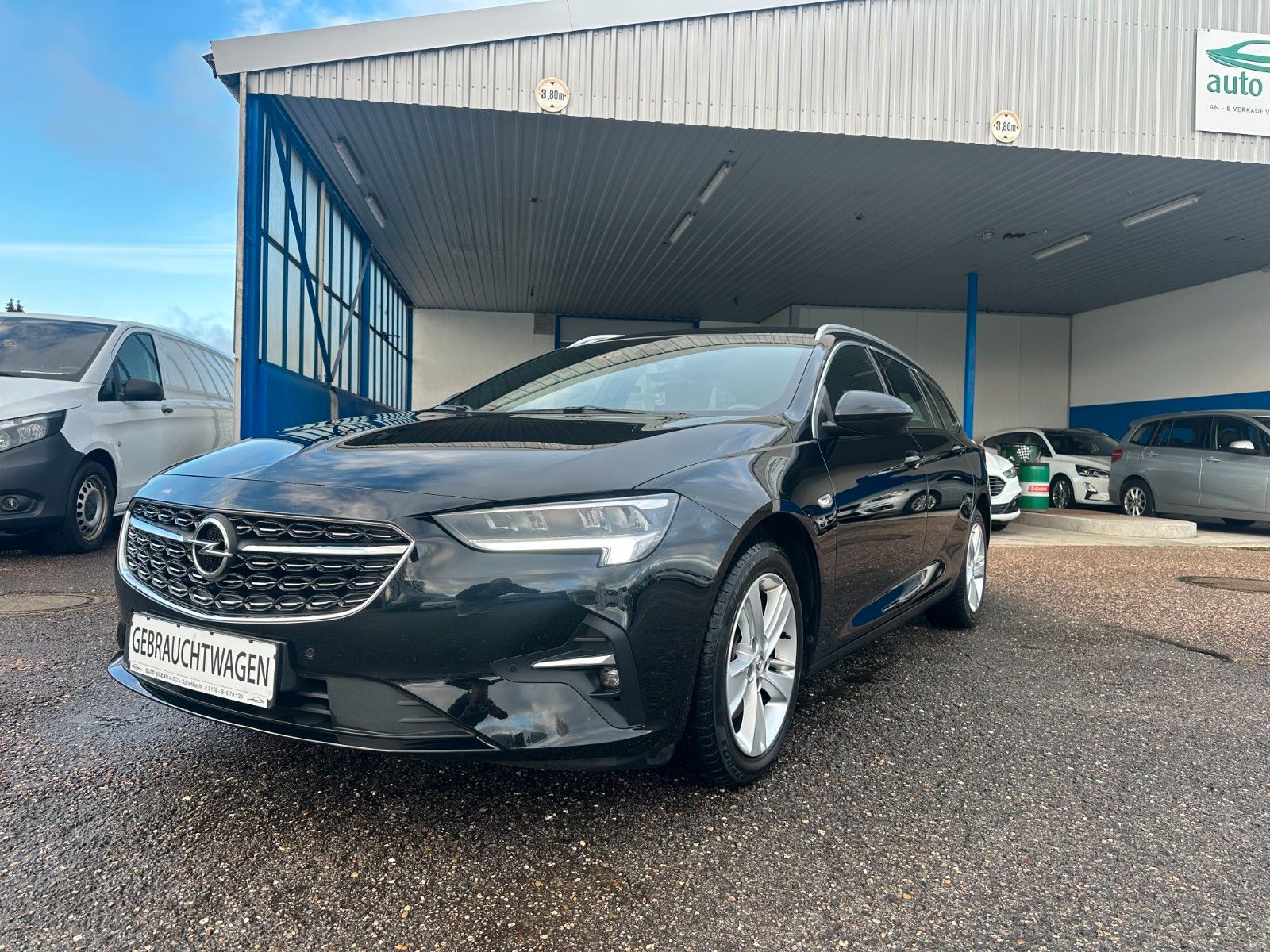 Opel Insignia B Sports Tourer Business - Samsaru's Car Outlet