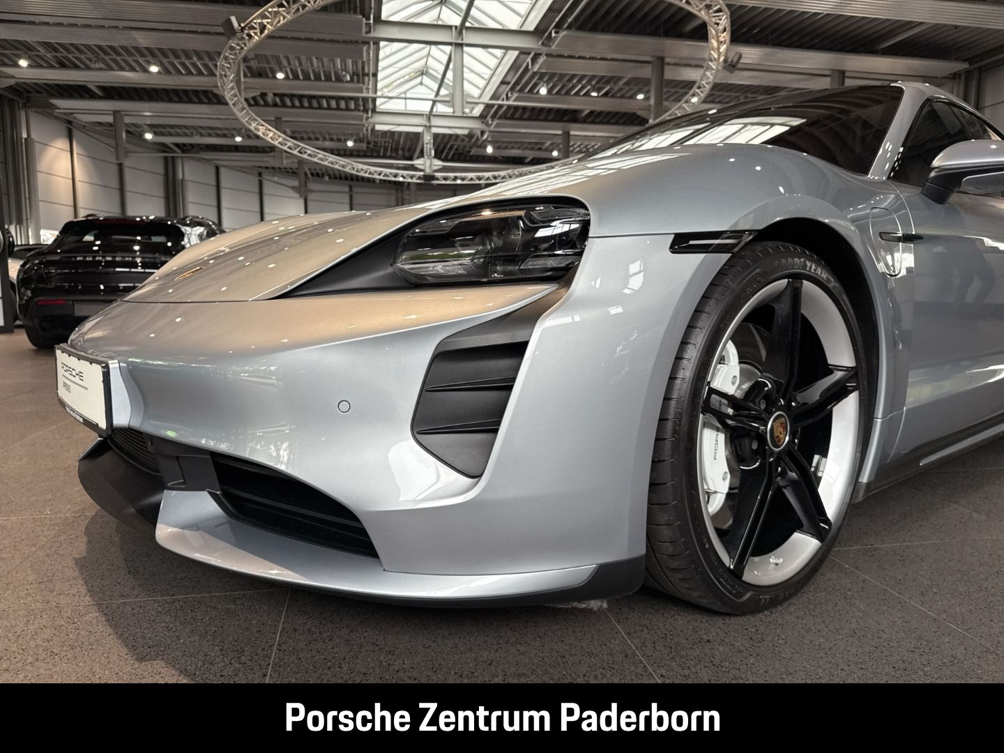 Porsche Taycan Turbo Leder-Brombeer InnoDrive Head-Up