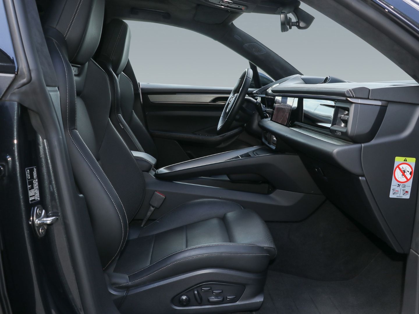 Porsche Macan Turbo Burmester InnoDrive HA-Lenkung