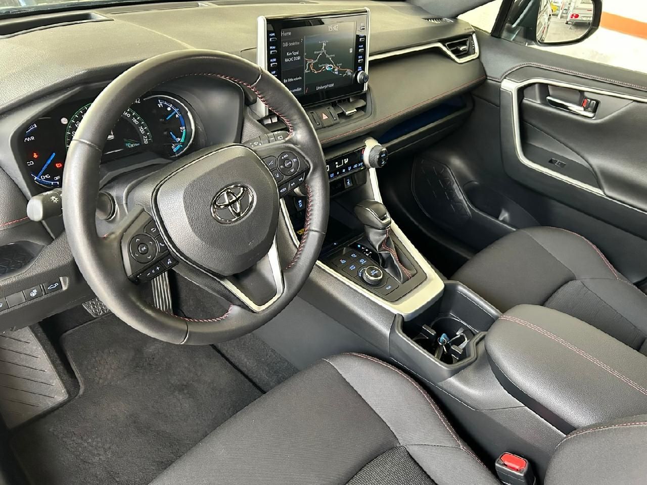 Toyota RAV4 Plug-in Hybrid 4x4 - Samsaru's Car Outlet