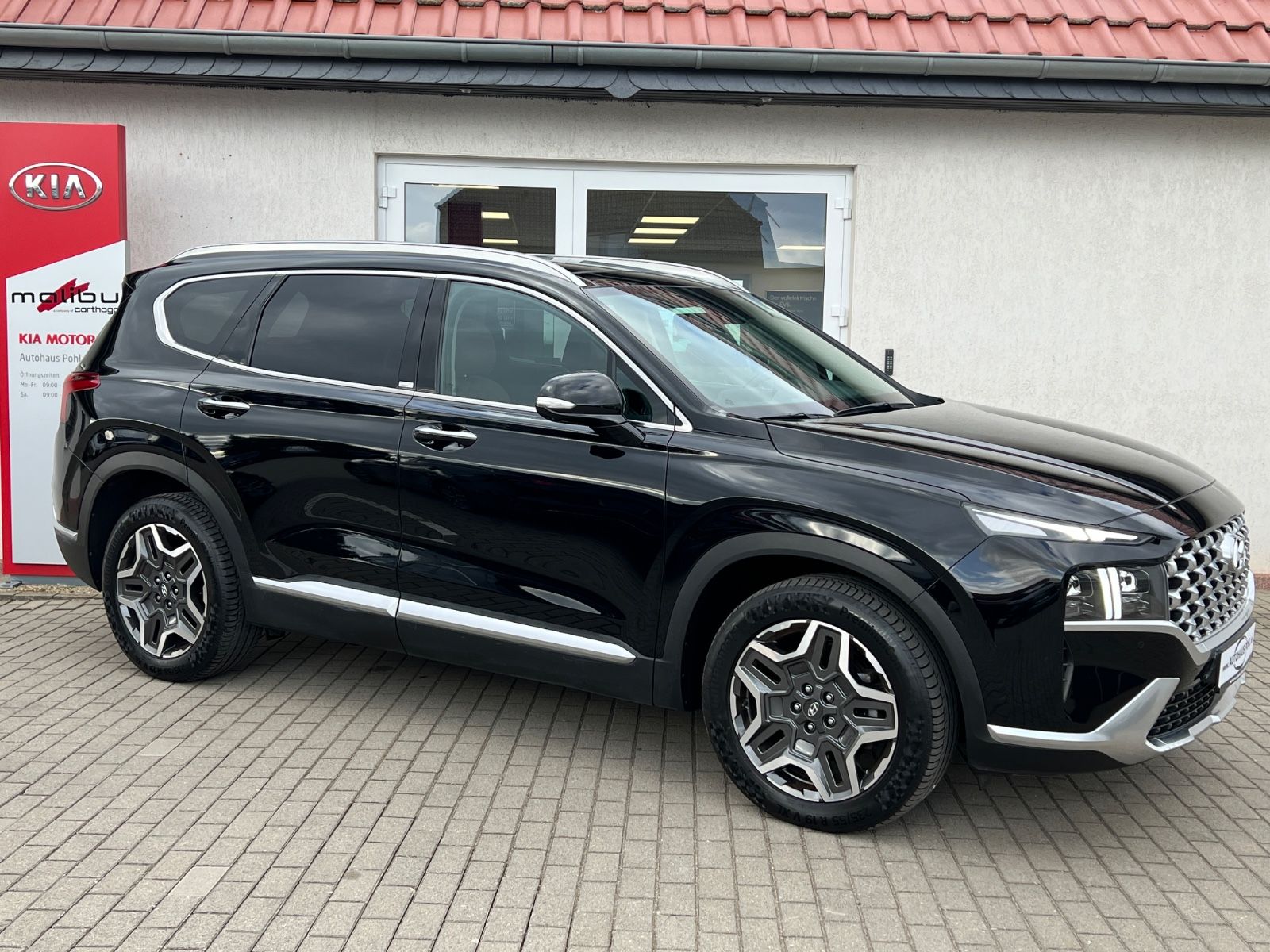 Hyundai Santa Fe 1.6 HEV 4WD Signature - Samsaru's Car Outlet