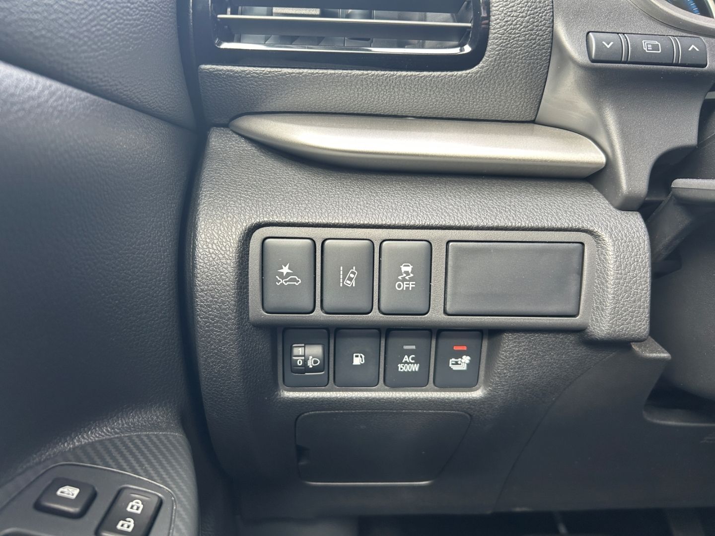 Mitsubishi Eclipse Cross PHEV Plus Select  4WD 2.4 Navi, So