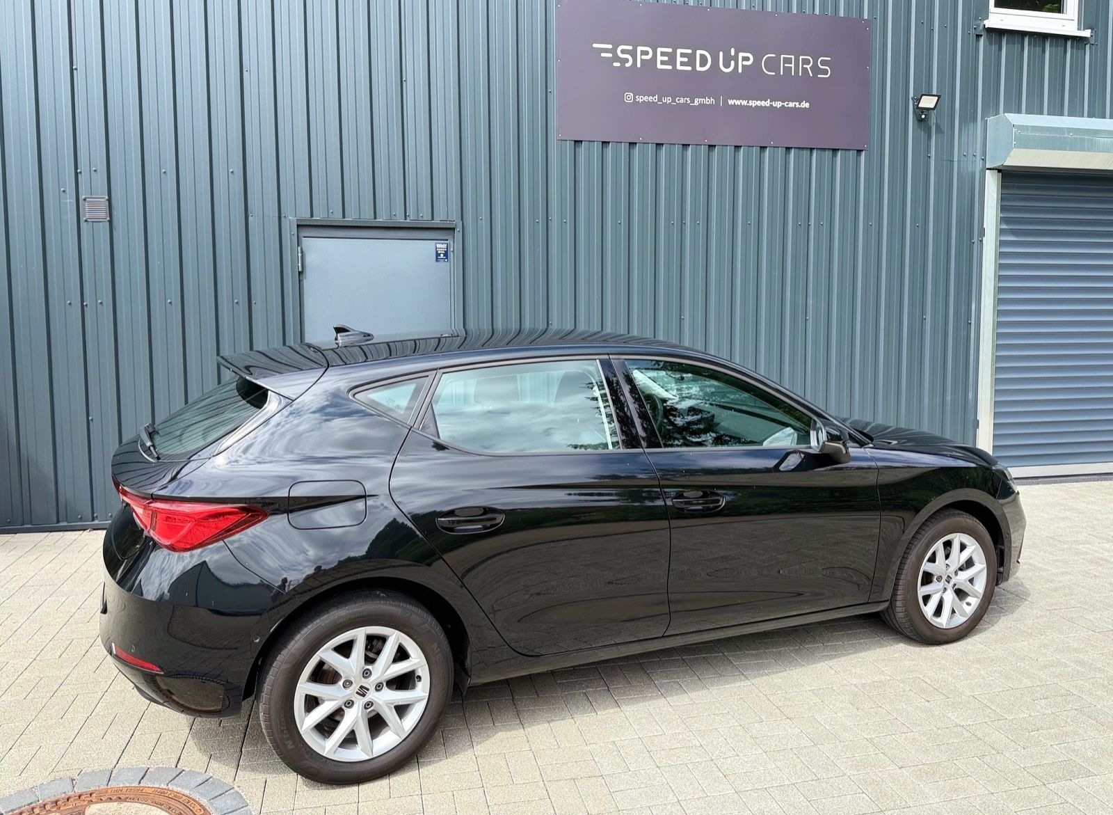 Seat Leon Style DSG - Samsaru's Car Outlet