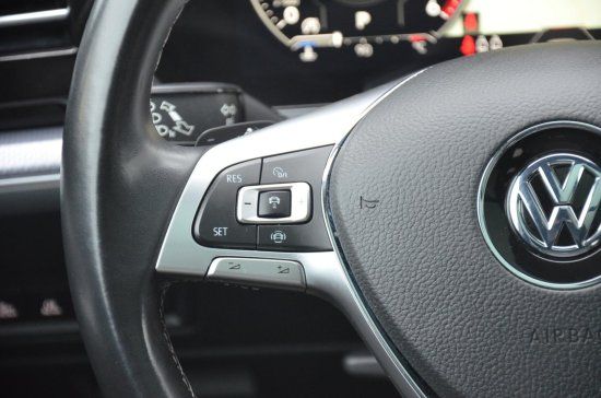 Volkswagen Touareg 3.0 V6 TDI R-Line Matrix Luft Nachtsicht