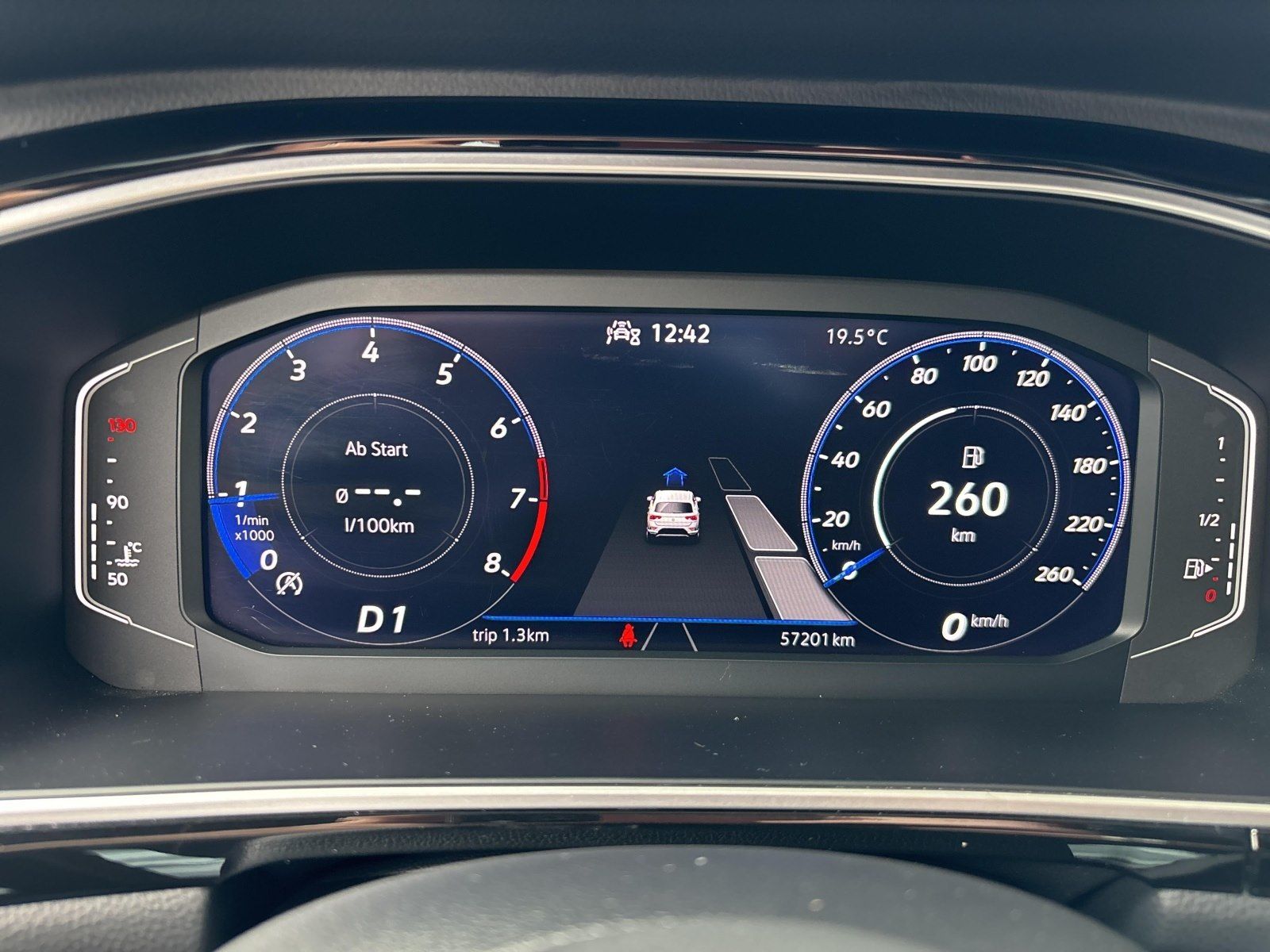 Volkswagen T-Roc 1.5 TSI R-LINE - Samsaru's Car Outlet