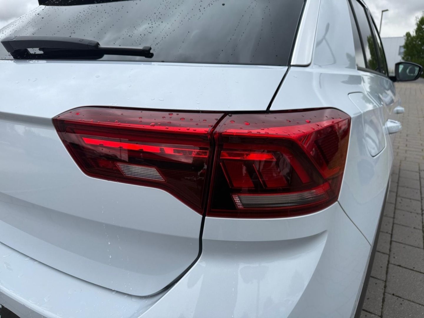 Volkswagen T-Roc IQ.DRIVE 1.5 TSI DSG - Samsaru's Car Outlet