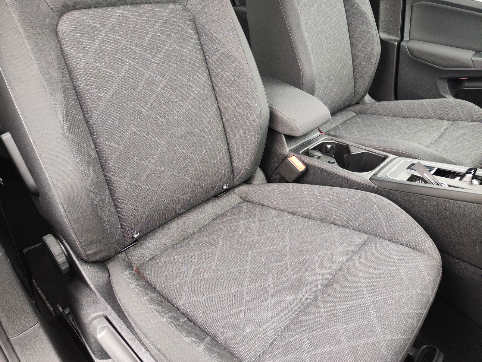 Volkswagen Golf VIII Variant Life eTSI DSG - Samsaru's Car Outlet