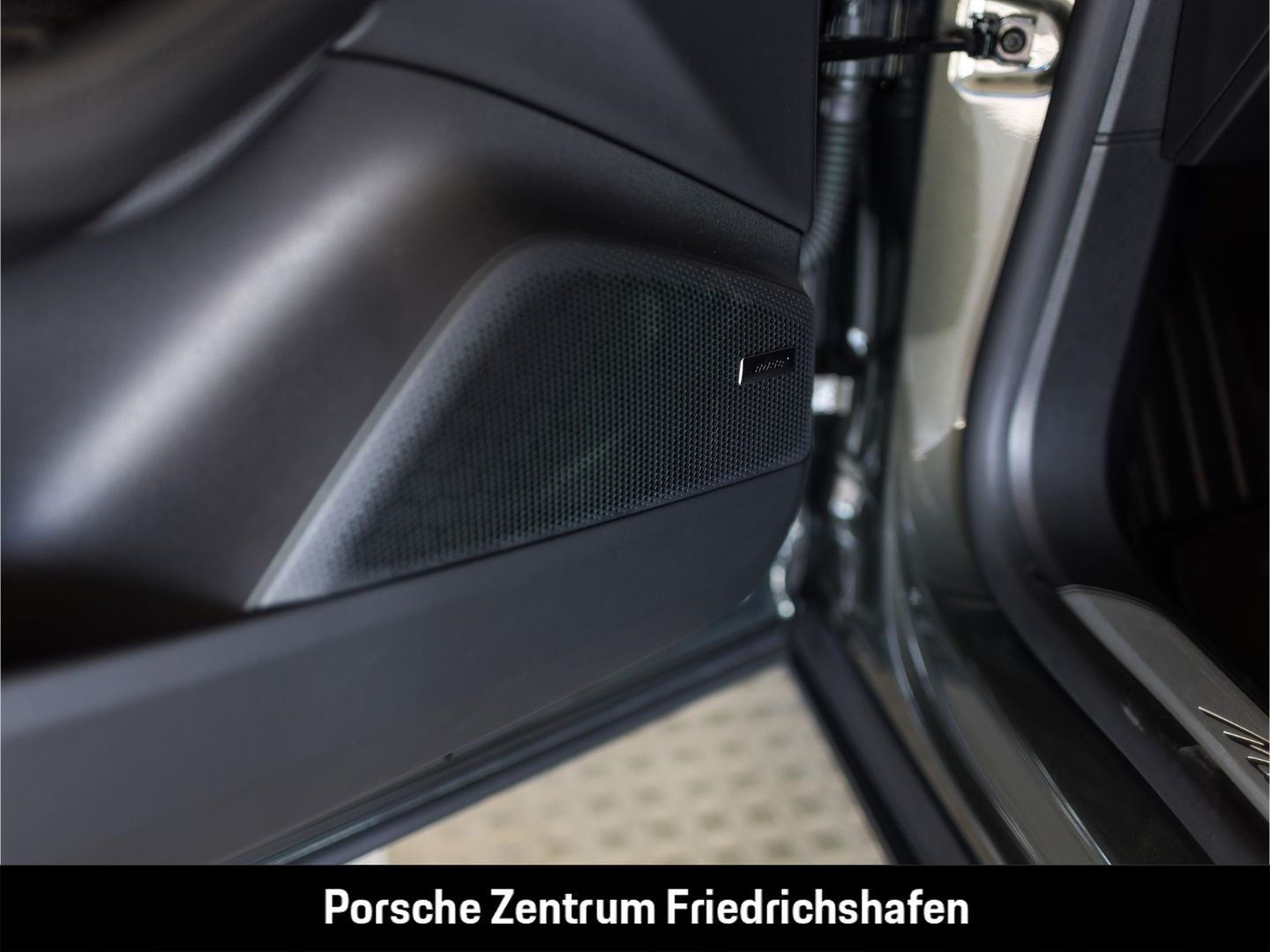 Porsche Macan 4 Hinterachslenkung InnoDrive Head-Up
